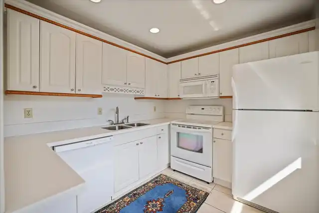 Listing Photo 6
