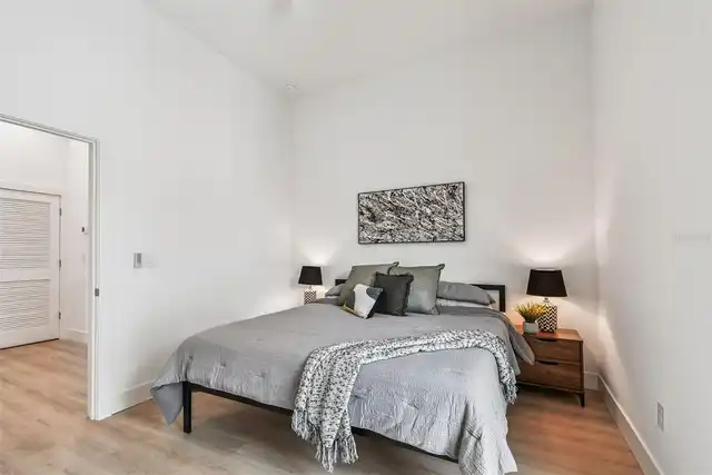 Listing Photo 10