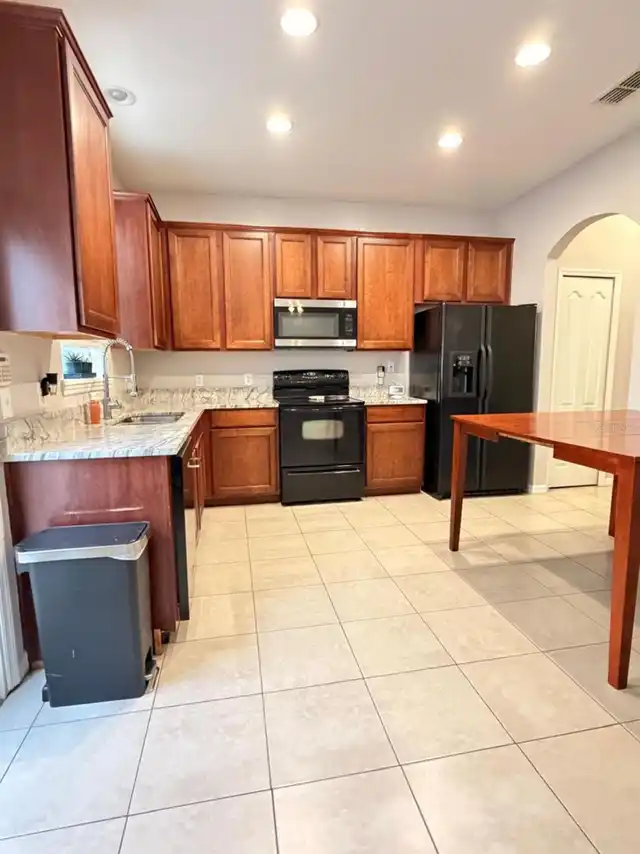 Listing Photo 6
