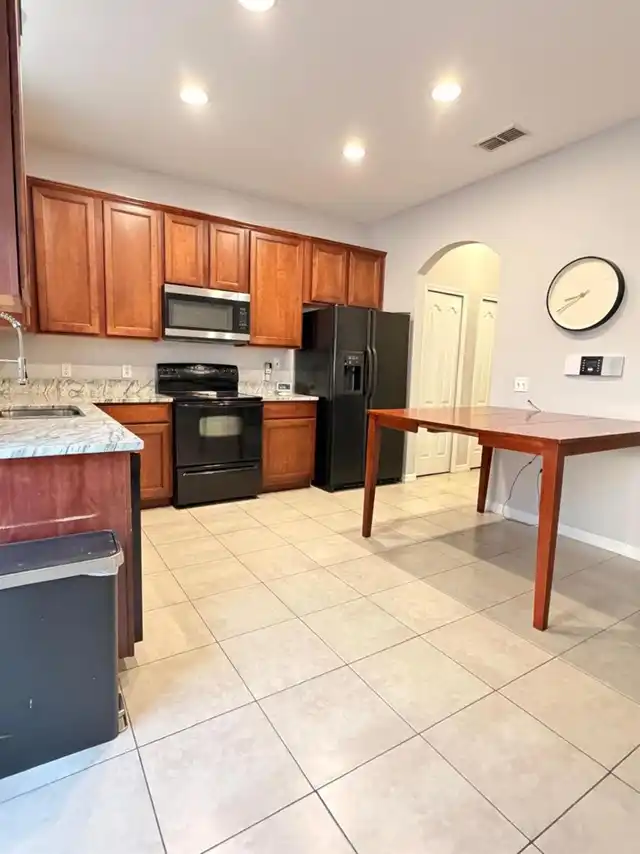 Listing Photo 7