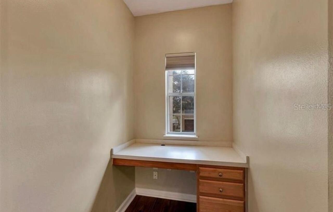 Listing Photo 12