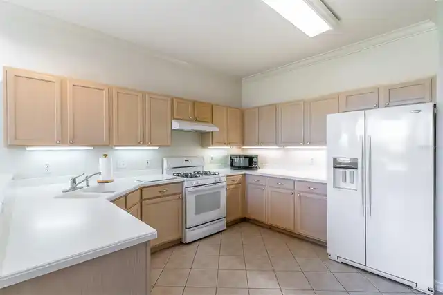 Listing Photo 17