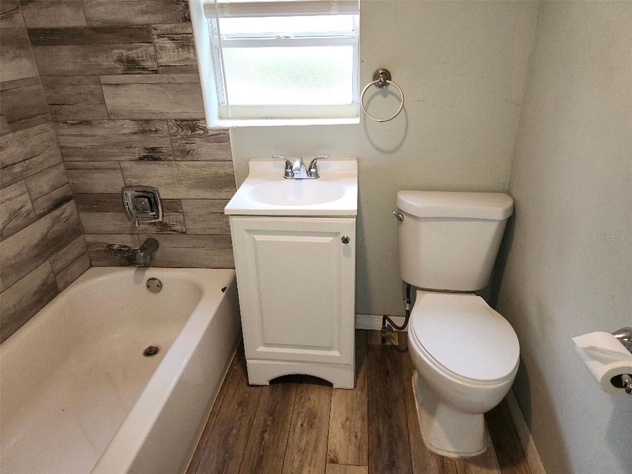 Listing Photo 9