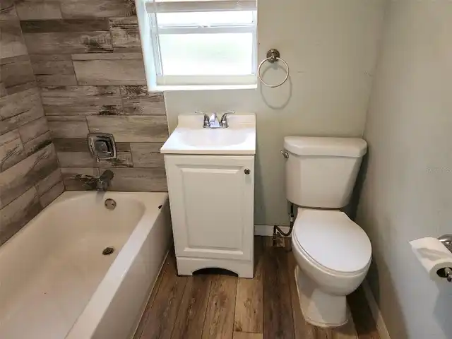 Listing Photo 9