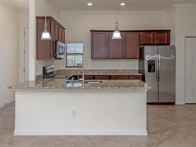 Listing Photo 9