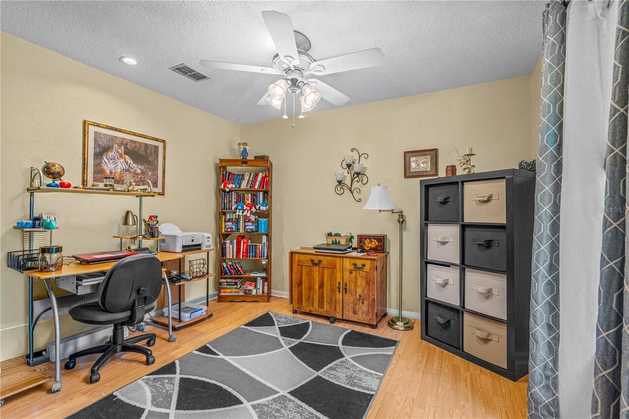 Listing Photo 12