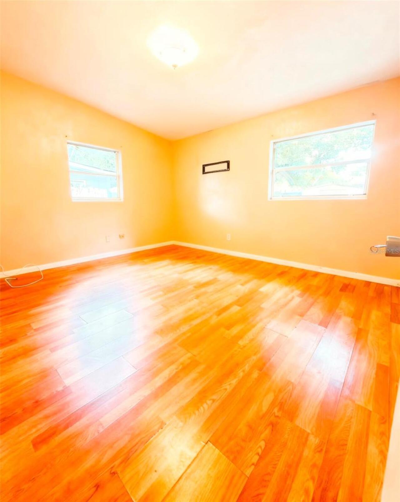 Listing Photo 9