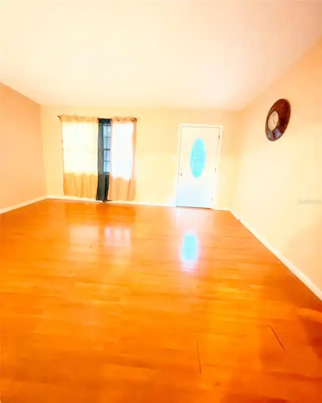 Listing Photo 7