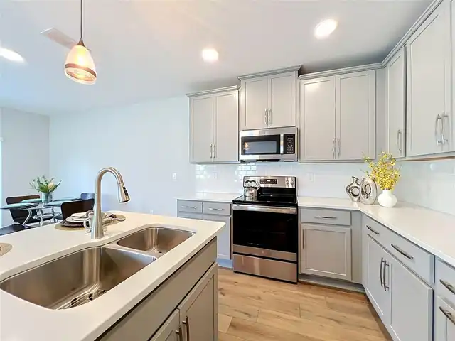 Listing Photo 7