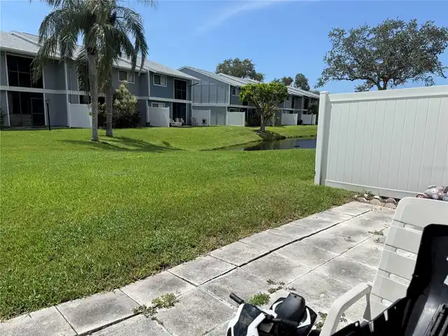 Listing Photo 12