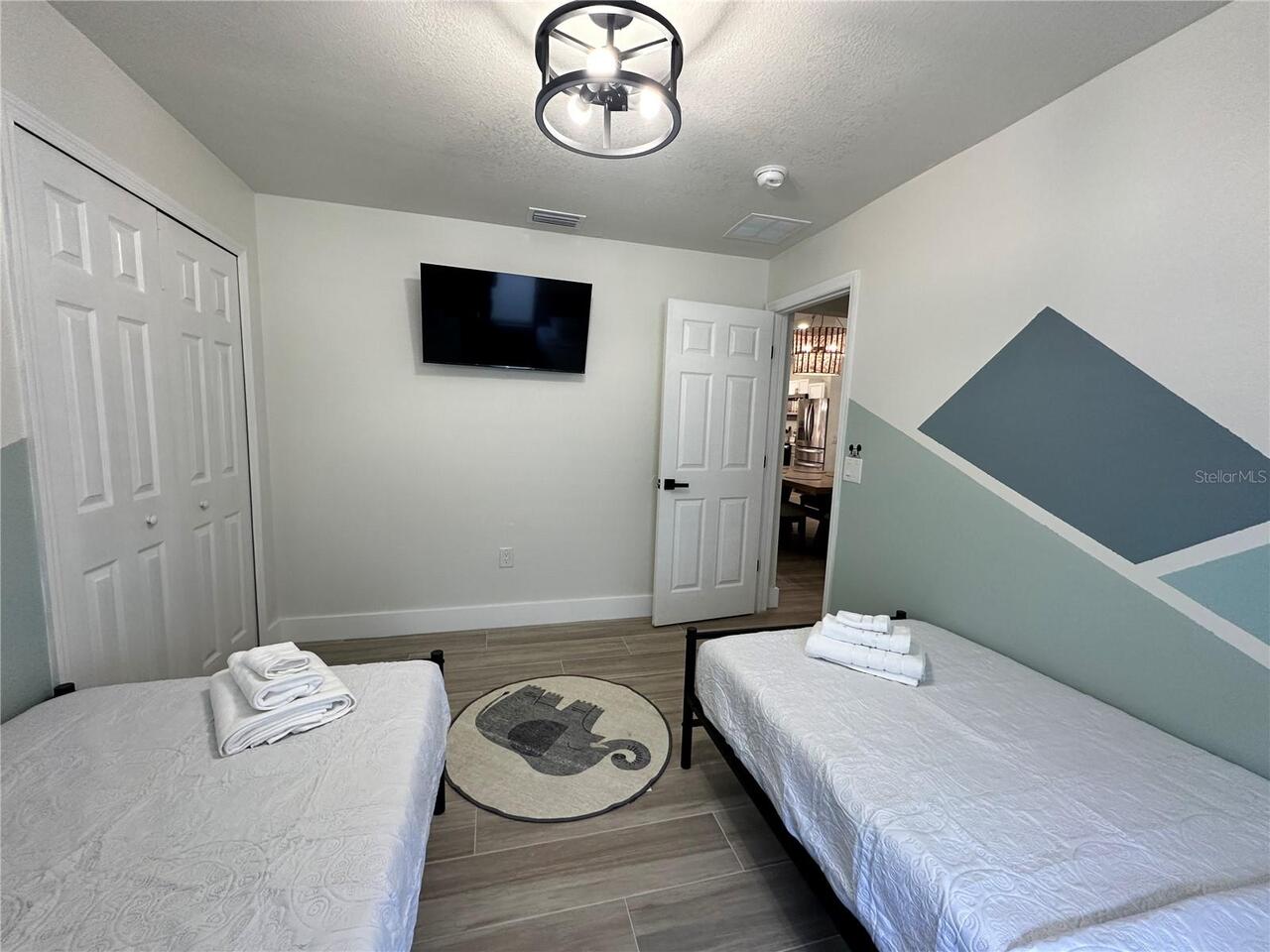 Listing Photo 9