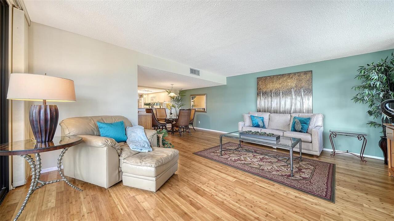 Listing Photo 14