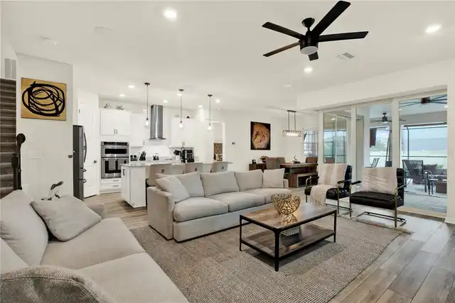 Listing Photo 6