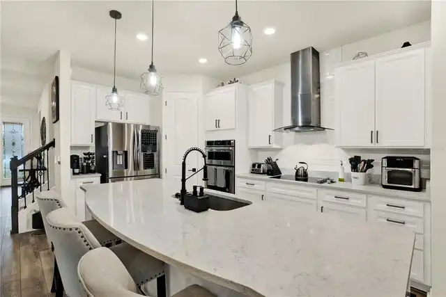 Listing Photo 10