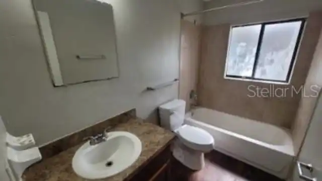 Listing Photo 8