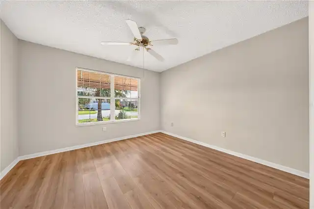 Listing Photo 33