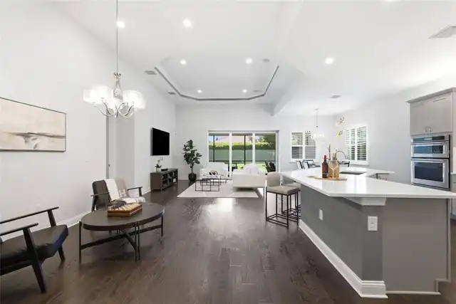 Listing Photo 8