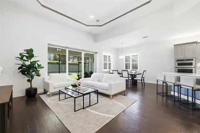 Listing Photo 11