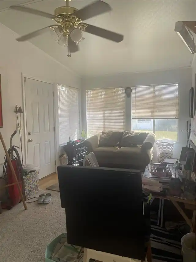 Listing Photo 12