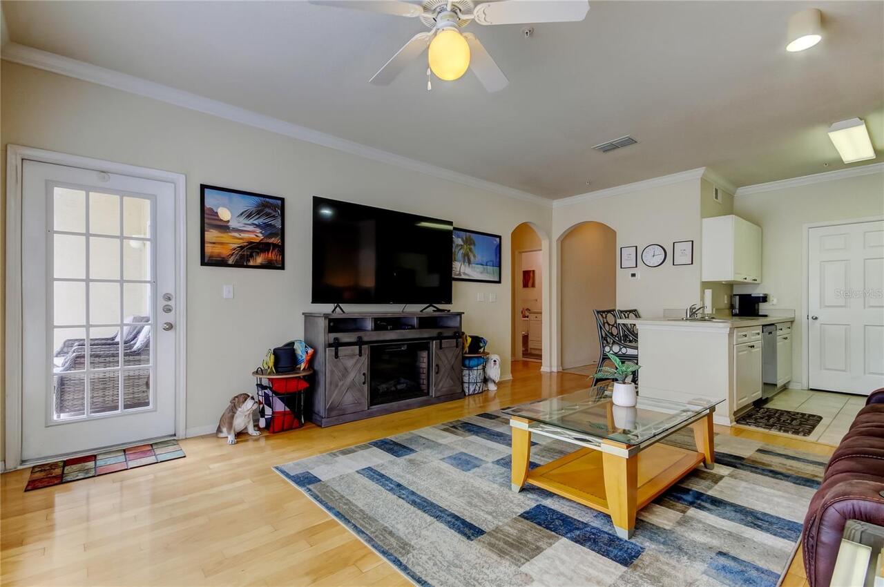 Listing Photo 10