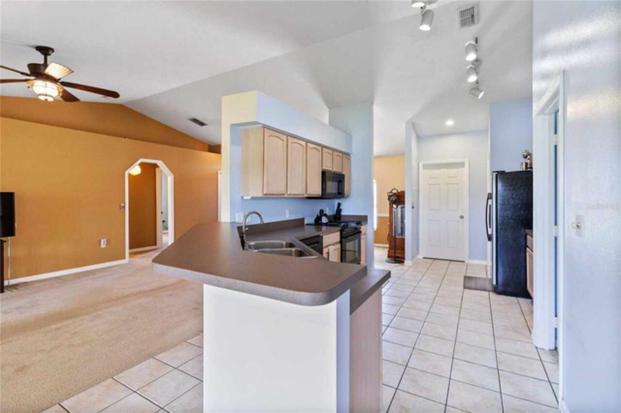 Listing Photo 11