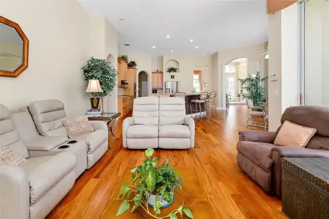Listing Photo 19