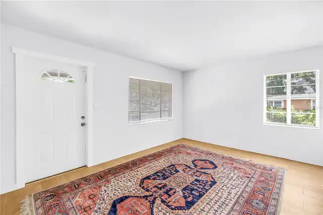 Listing Photo 9