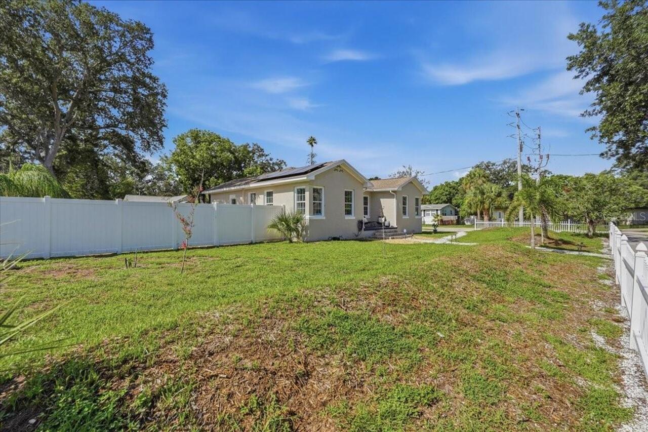 Listing Photo 6