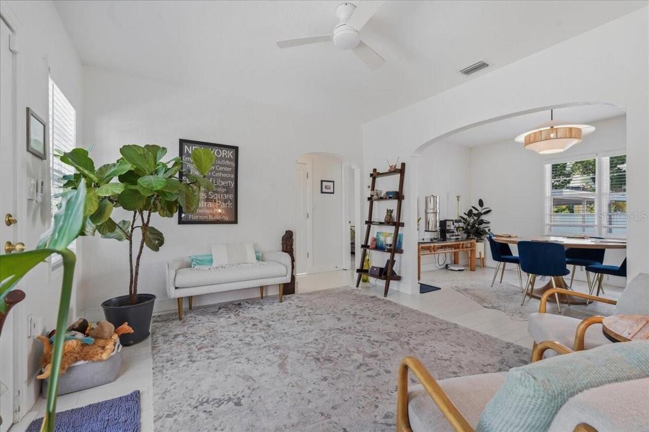 Listing Photo 11
