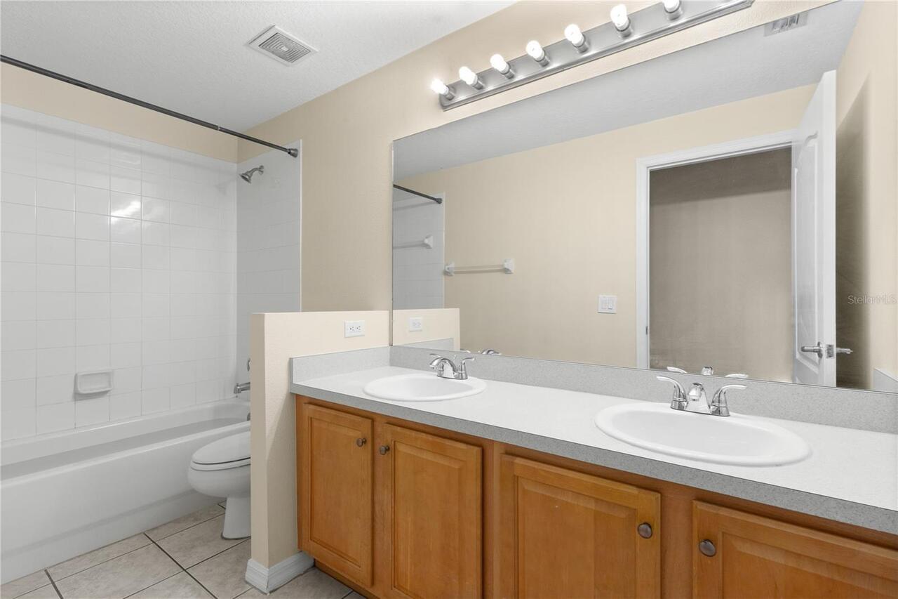 Listing Photo 12