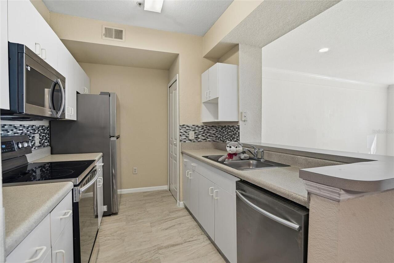 Listing Photo 12