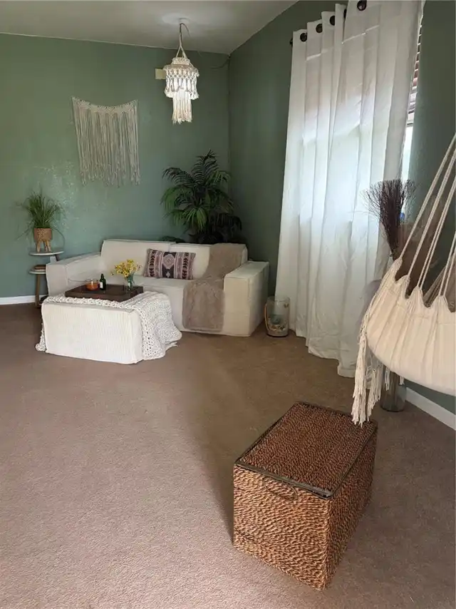 Listing Photo 12
