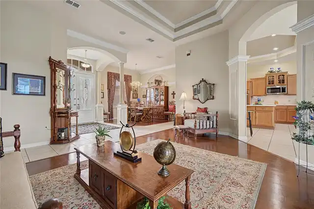 Listing Photo 8