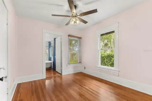 Listing Photo 12