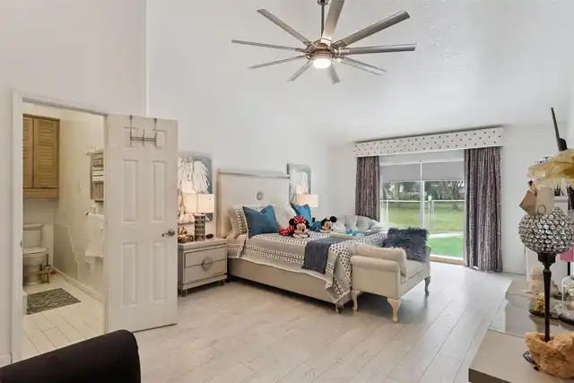 Listing Photo 18