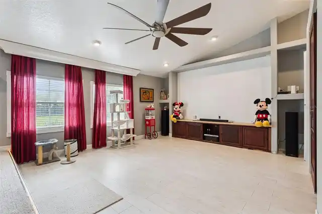 Listing Photo 22