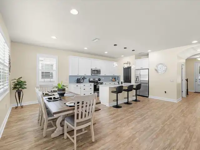 Listing Photo 11