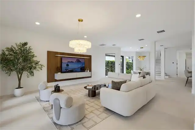 Listing Photo 17