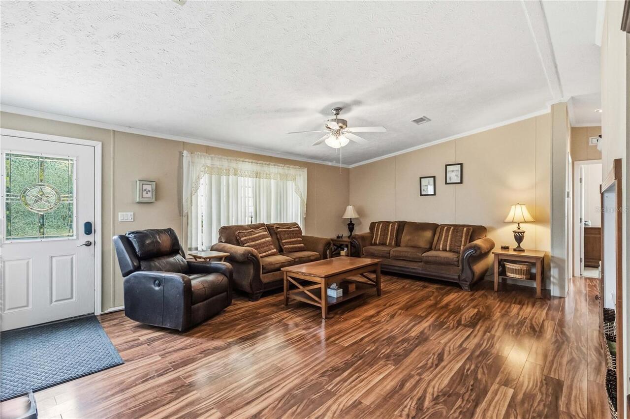 Listing Photo 12