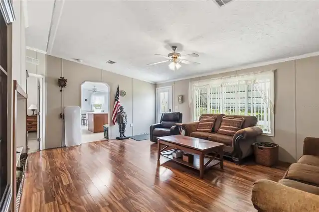 Listing Photo 11