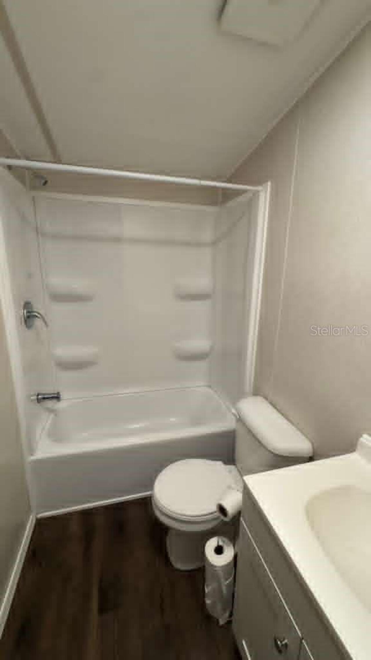 Listing Photo 14