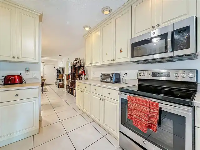 Listing Photo 14