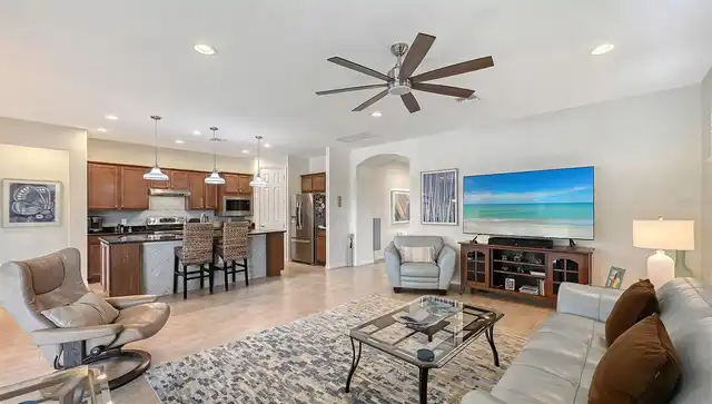 Listing Photo 8