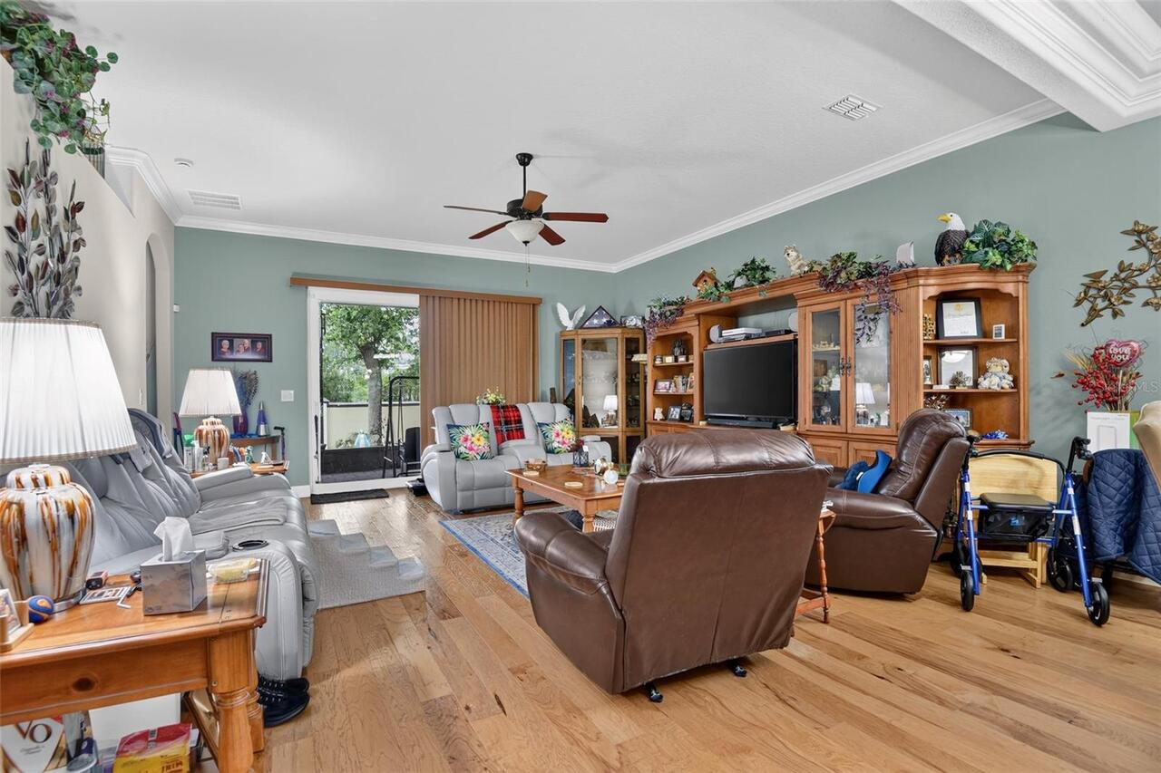 Listing Photo 12