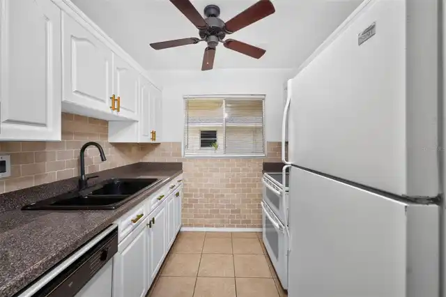 Listing Photo 9