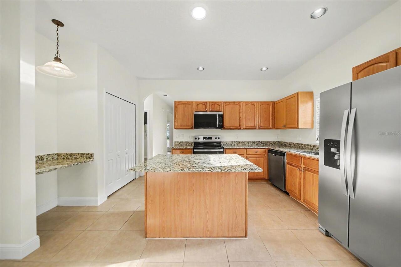 Listing Photo 12