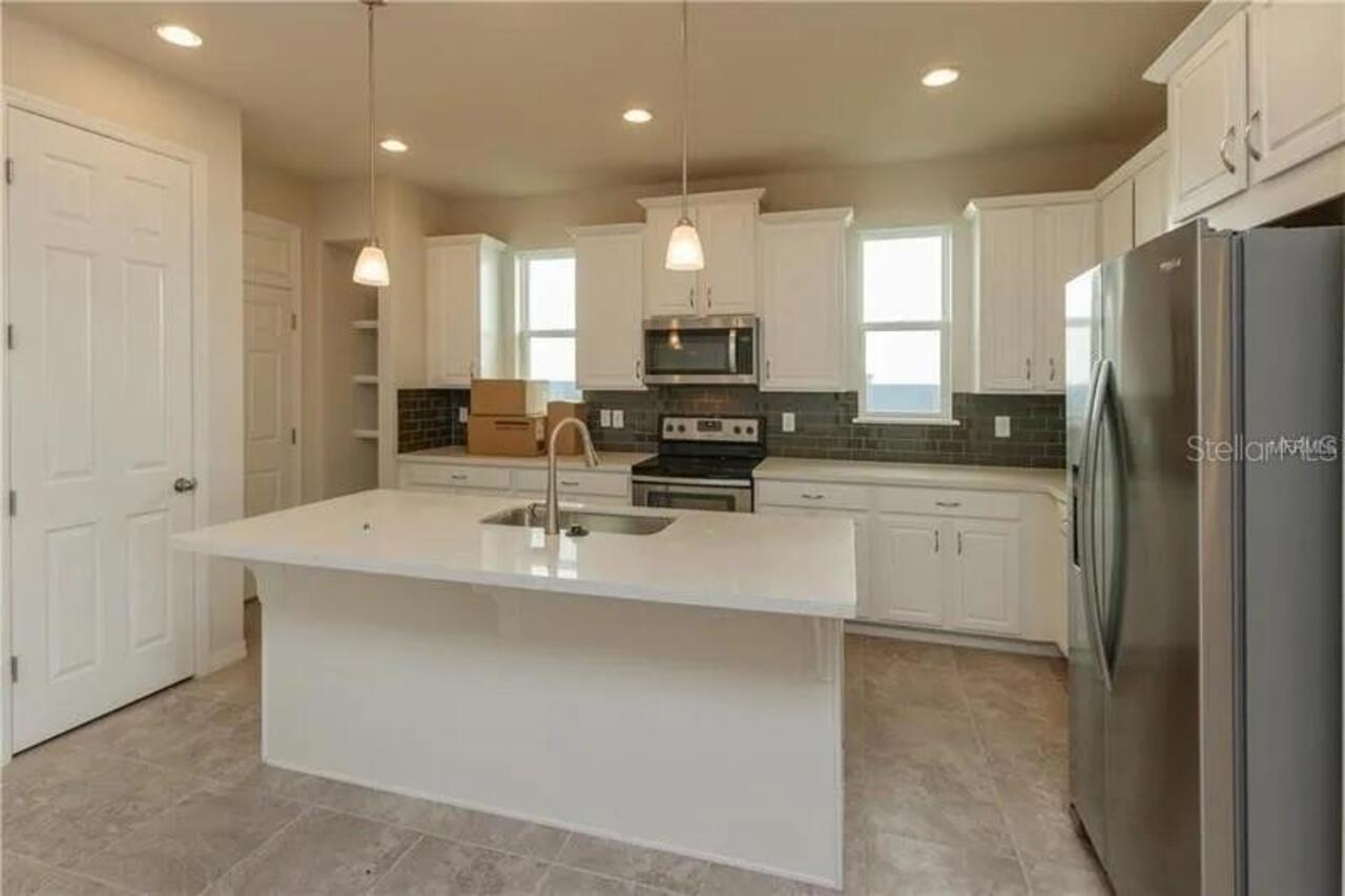 Listing Photo 8