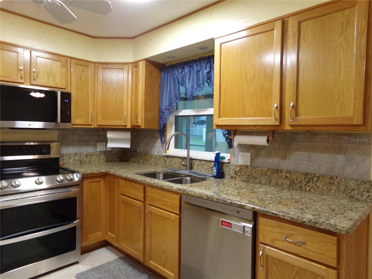 Listing Photo 12