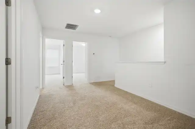 Listing Photo 12