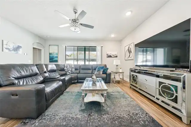 Listing Photo 10